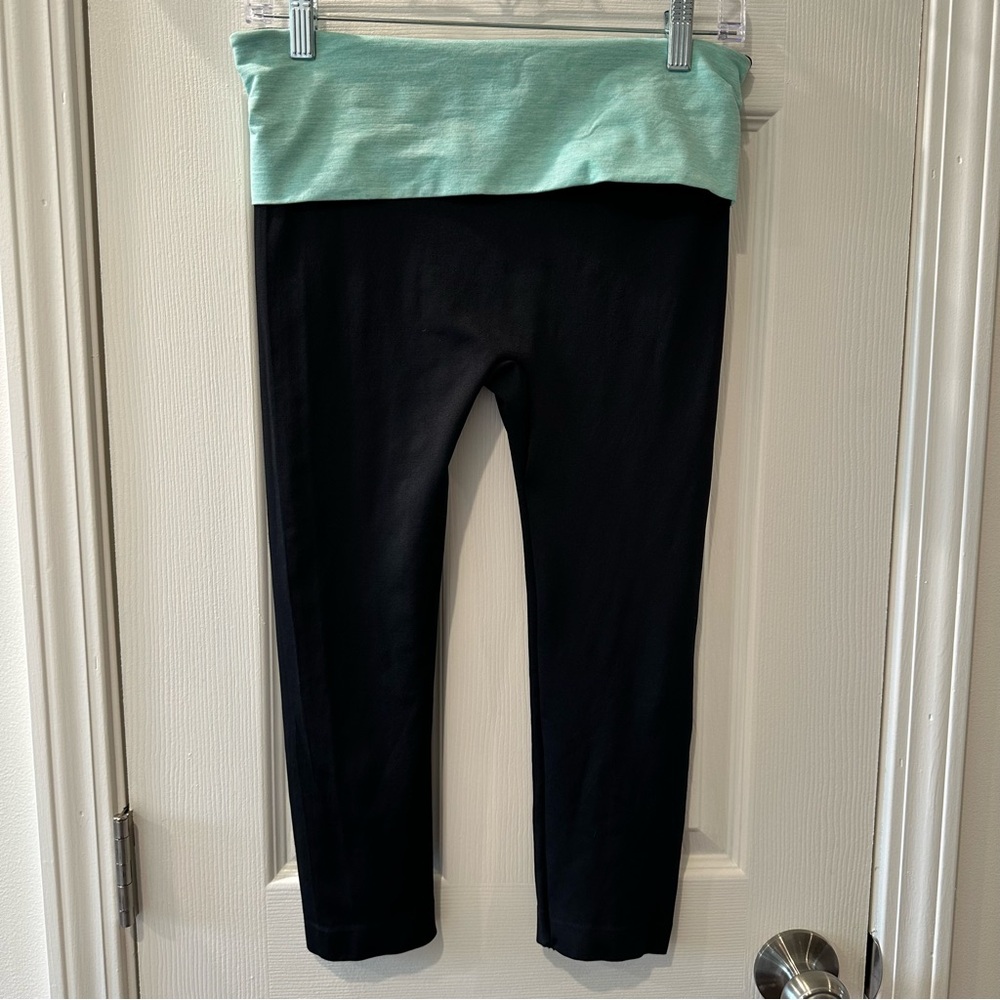 MAZE COLLECTION size L/XL Crop Leggings